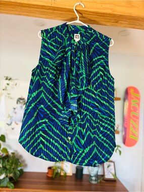 Anne Klein Sleeveless Blouse – Vibrant Green & Blue Pattern, Size L